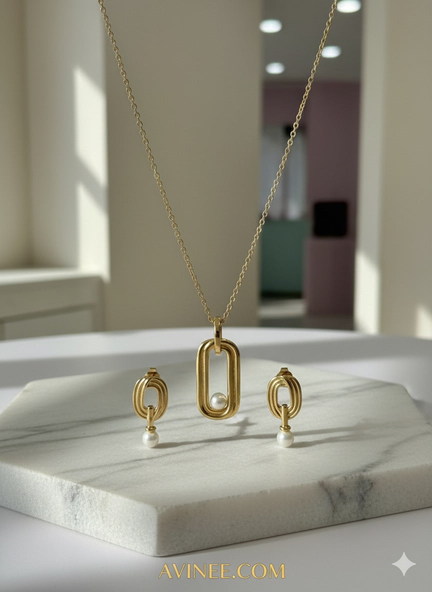 The Pearl Orbit Necklace